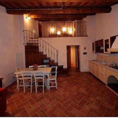 La Casa Del Calzolaio Hotel Radicofani Bagian luar foto