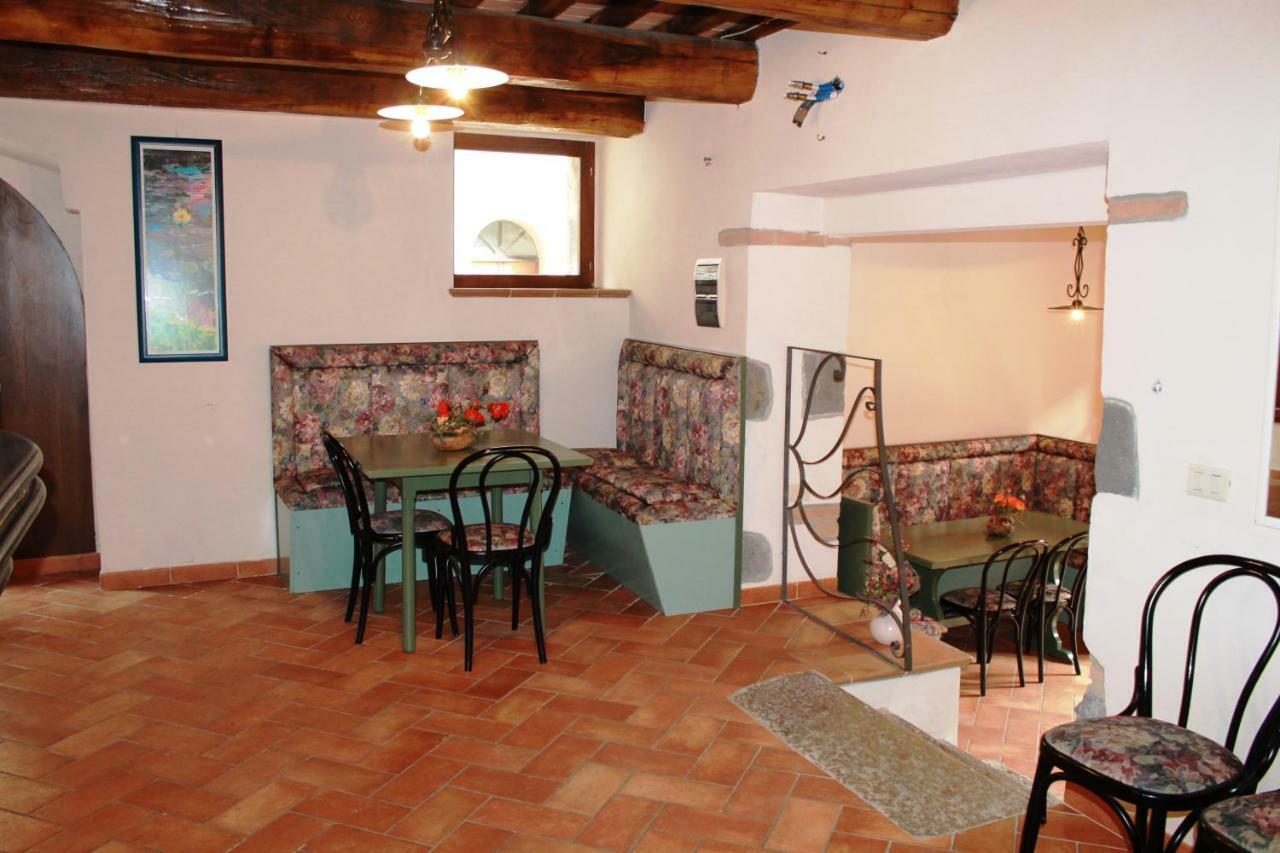 La Casa Del Calzolaio Hotel Radicofani Bagian luar foto