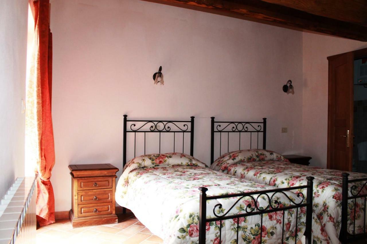 La Casa Del Calzolaio Hotel Radicofani Bagian luar foto