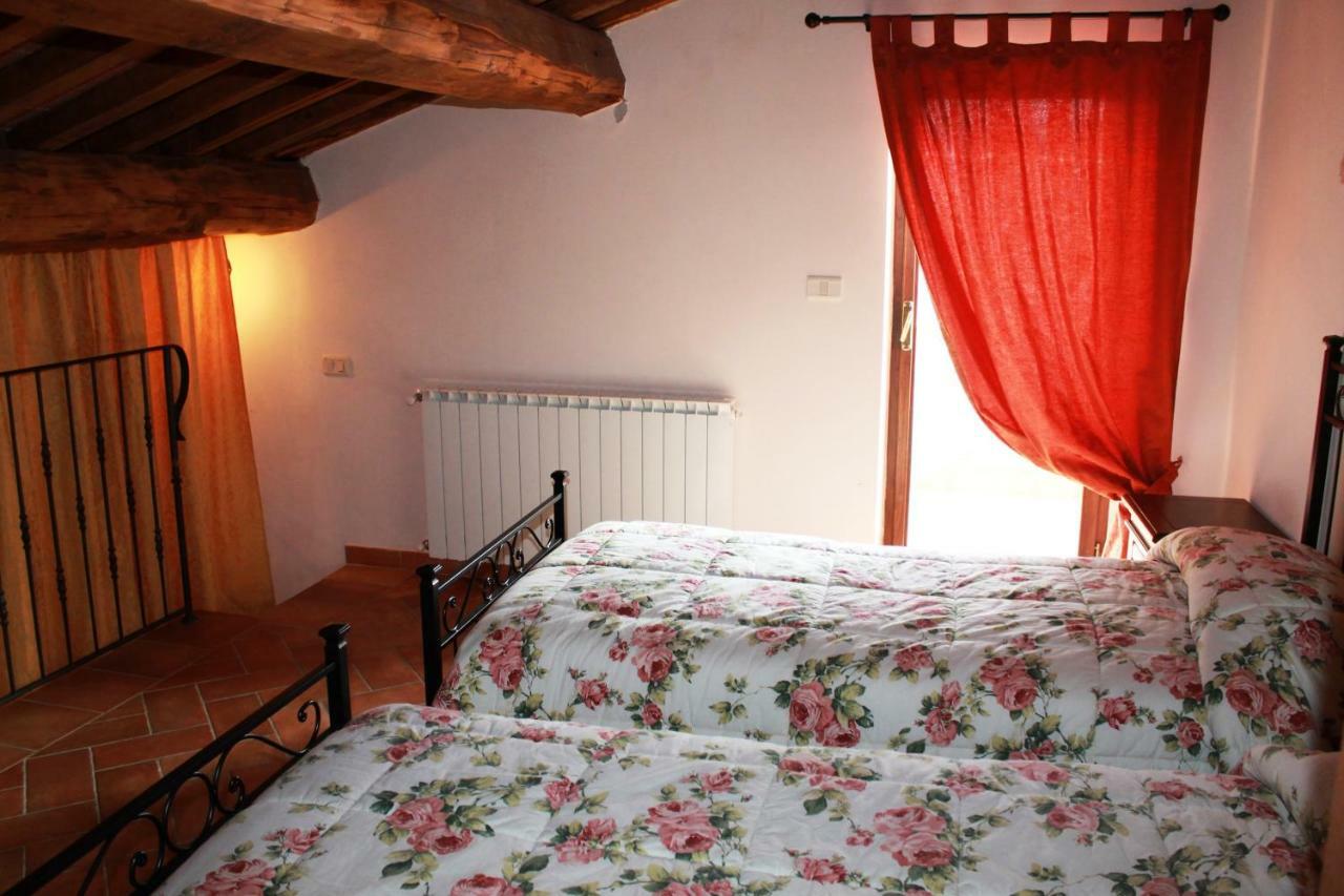La Casa Del Calzolaio Hotel Radicofani Bagian luar foto