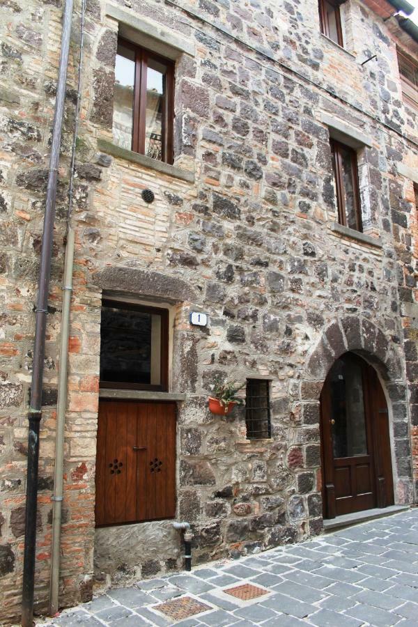 La Casa Del Calzolaio Hotel Radicofani Bagian luar foto