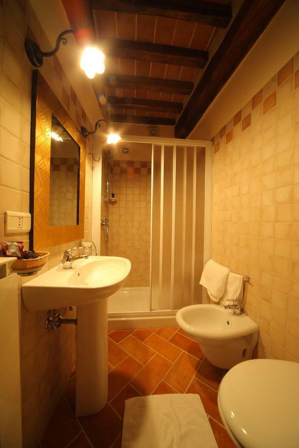 La Casa Del Calzolaio Hotel Radicofani Bagian luar foto