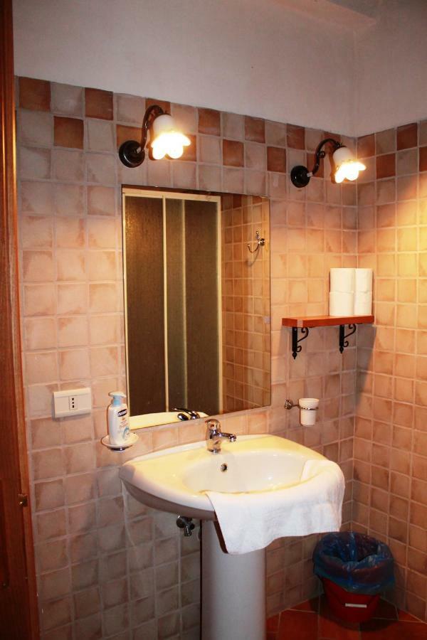 La Casa Del Calzolaio Hotel Radicofani Bagian luar foto
